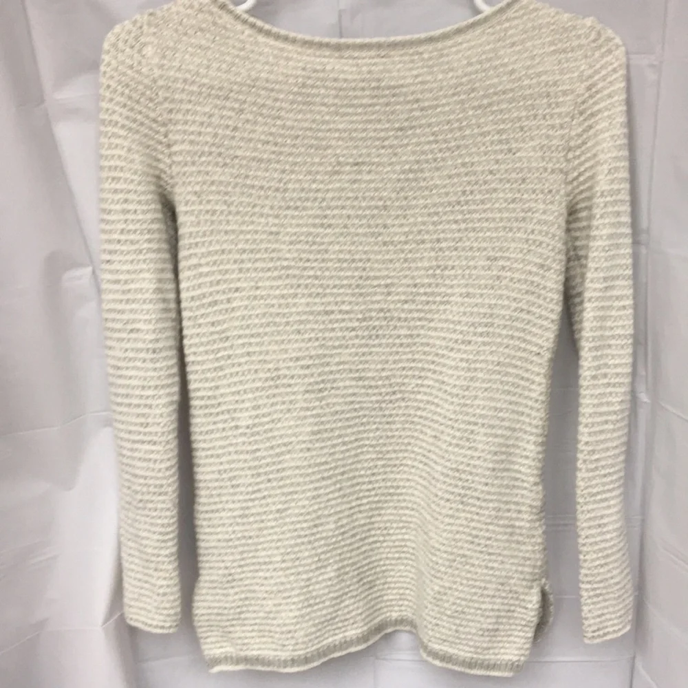 J. Crew womens Pullover Knit scoop neck Sweater long sleeves size XXS cream grey